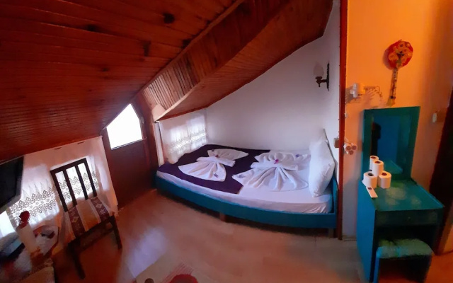 Antonios Hotel