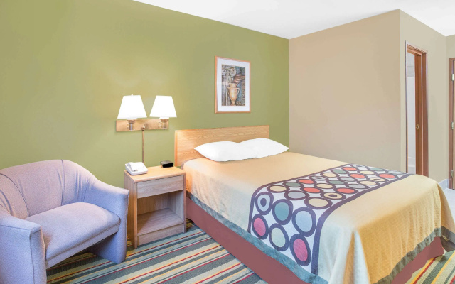 Super 8 By Wyndham East Moline