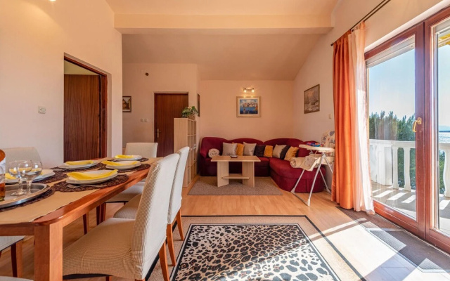 Stunning Apartment in Vir With Wifi and 2 Bedrooms