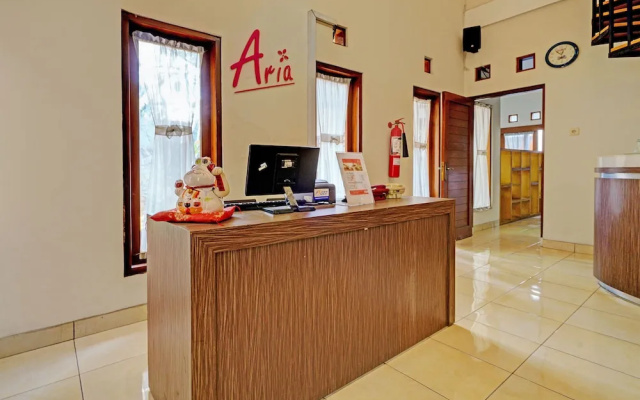 SPOT ON 92975 Aria Hostel Capsul Cihampelas