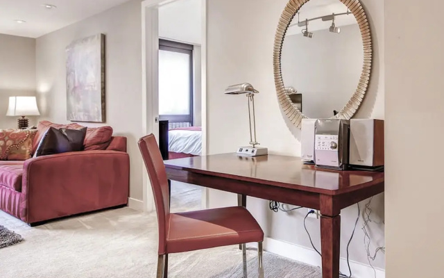 Global Luxury Suites Bridgepoint Circle