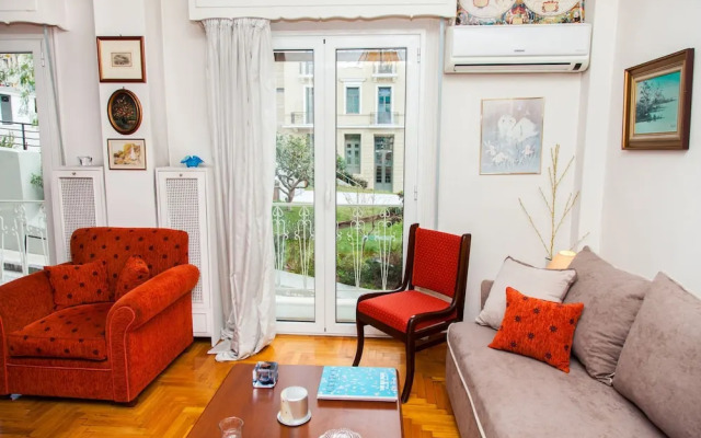 Vintage Apartment in Downtown Athens