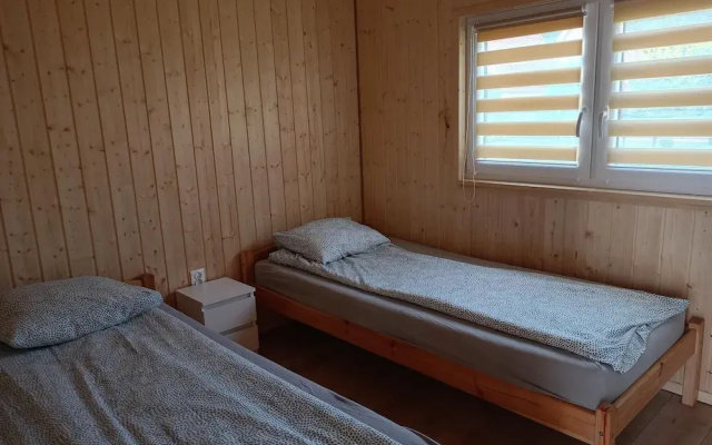 2 Bedroom Holiday Home With air Conditioning