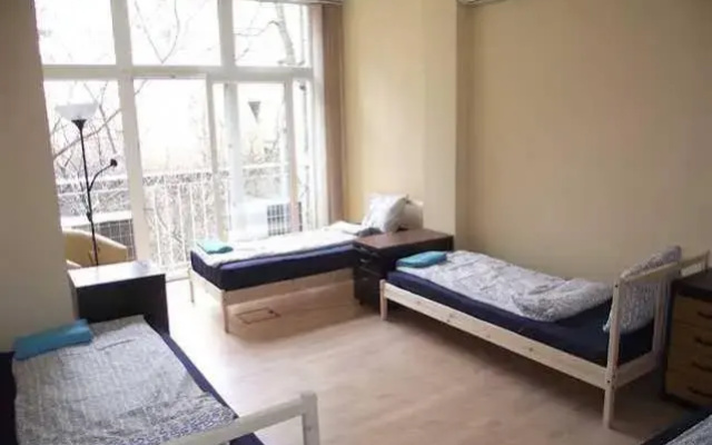 Live Hostel