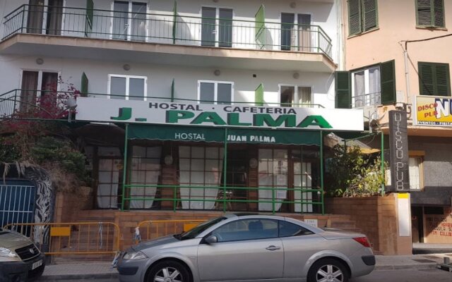 Отель Hostal Juan Palma вид на фасад