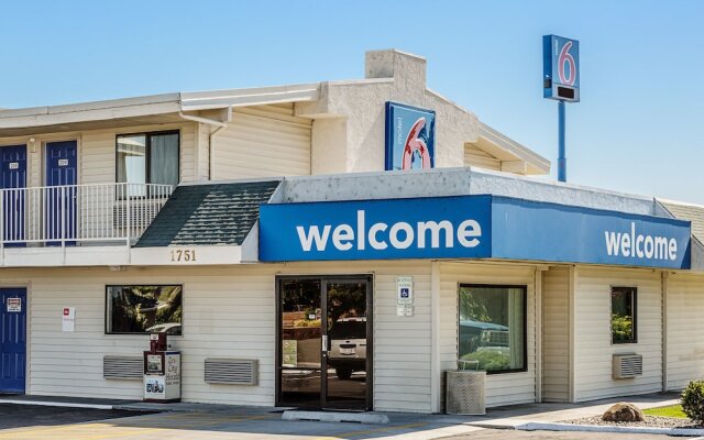 Motel 6 Richland, WA - Kennewick in Richland, United States of America from 83$, photos, reviews - zenhotels.com hotel front