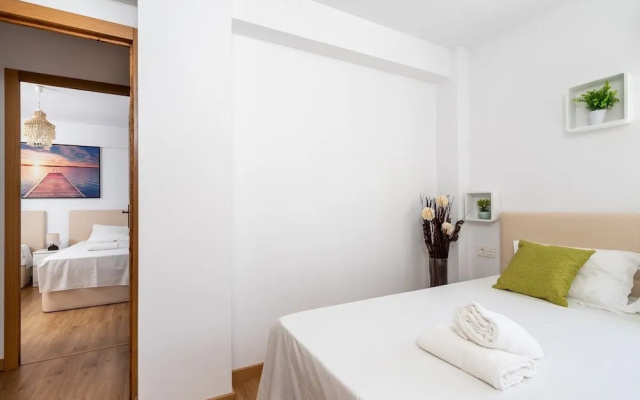 Tasteful Apartment Near the Beach Ref 107