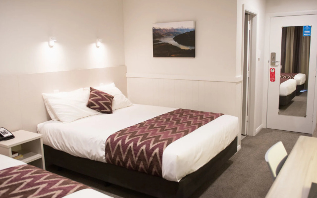Wanaka Hotel