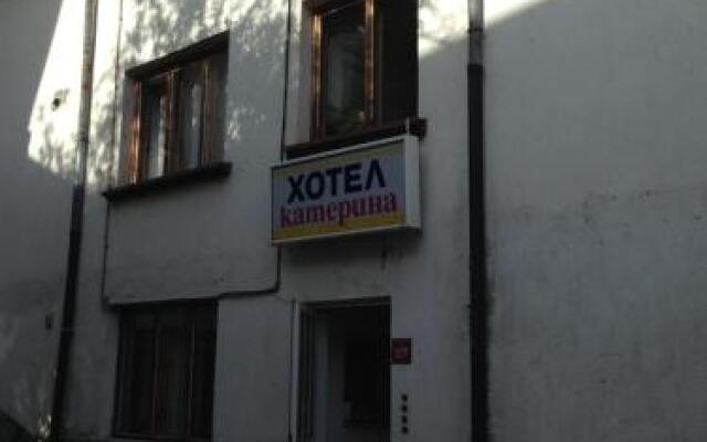 Katerina Family Hotel Смолян вид на фасад