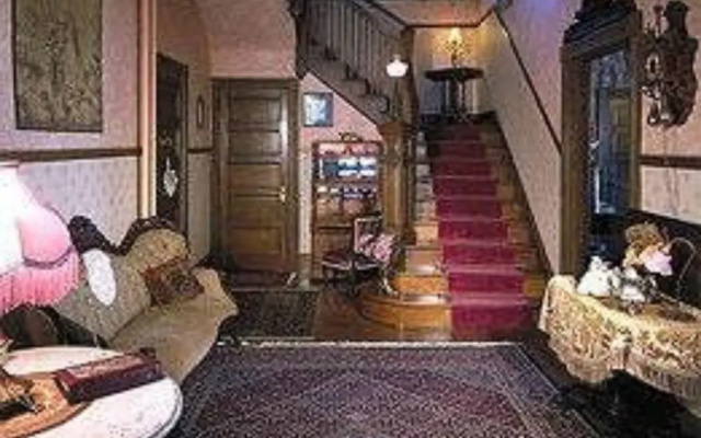 Captain Mey's Inn