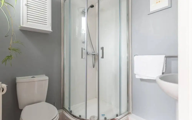 Bright and Cosy 1 Bedroom Flat Close To Marina