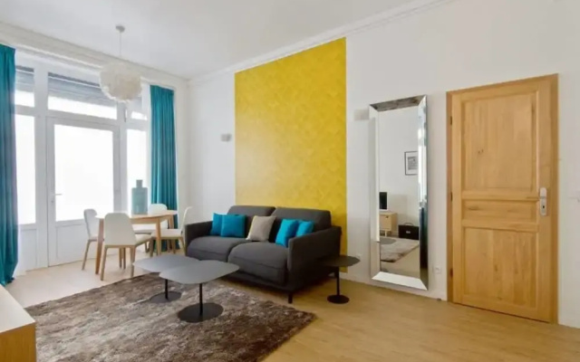 Cozy Flat in the 13th District for 6 People