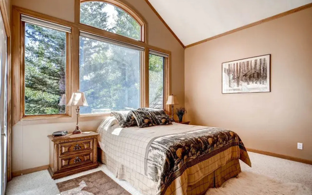 Mountain Majesty at Alpenvu Lodge by RedAwning