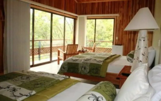 Ficus Sunset Suites
