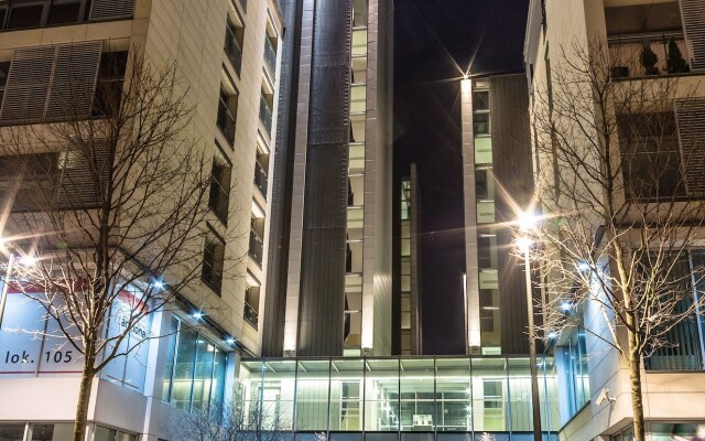 Отель Silver Apartments Польша, Варшава - отзывы, цены и фото номеров - забронировать отель Silver Apartments онлайн вид на фасад