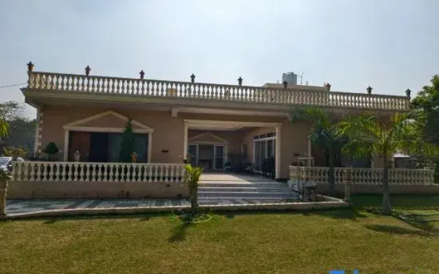 Radsum- Luxury Farmhouse & Resort