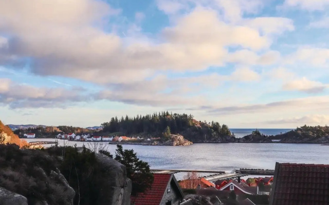 Nice Home in Lindesnes With 5 Bedrooms and Sauna