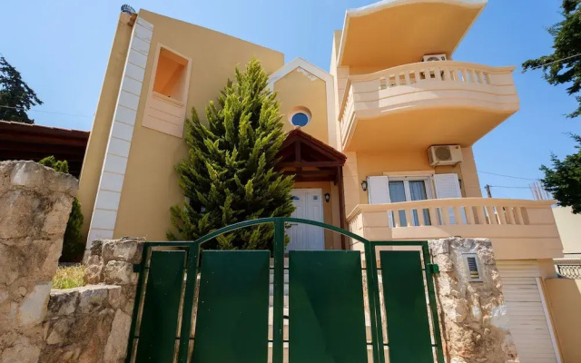 Relaxing Family Home near Beaches
