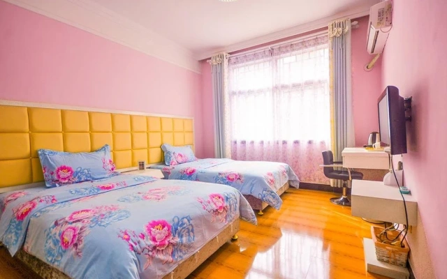 Fenghuang Joy Riverview Hotel
