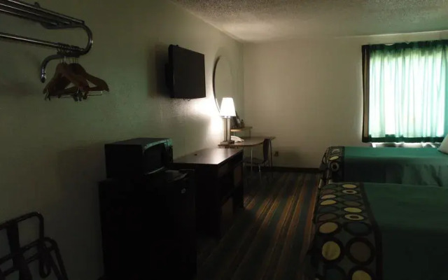 Super 8 Sapulpa Tulsa Area
