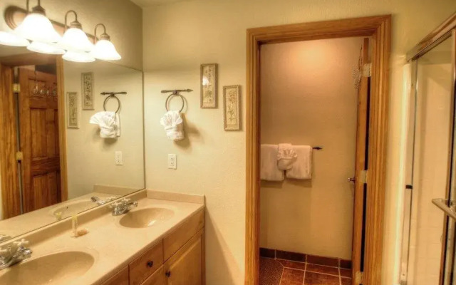 5949 Hidden River Lodge 3 Bedroom Condo by RedAwning