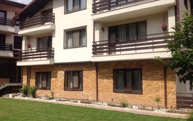 Отель Guesthouse Saint George Болгария, Чепеларе - отзывы, цены и фото номеров - забронировать отель Guesthouse Saint George онлайн вид на фасад