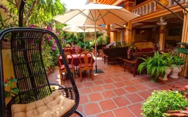 #10 Lakeside Guesthouse