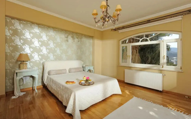 Villa Iris Luxury House