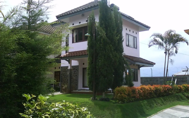 Villa Edelweiss Batu