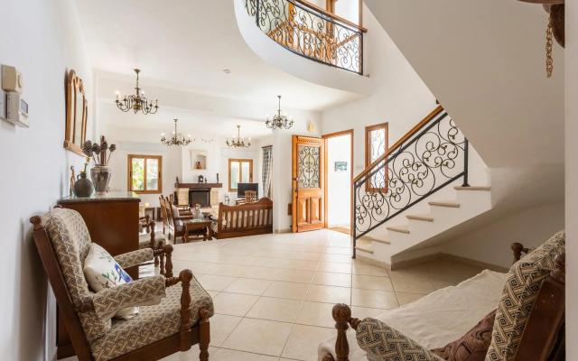 Villa Xenios Dias in Argaka