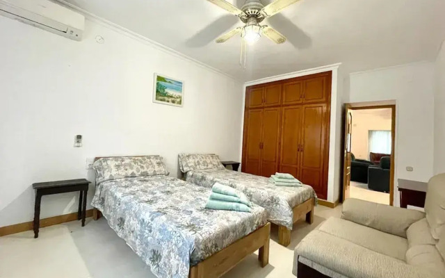 Villa in Roquetas Near Beach & Pool