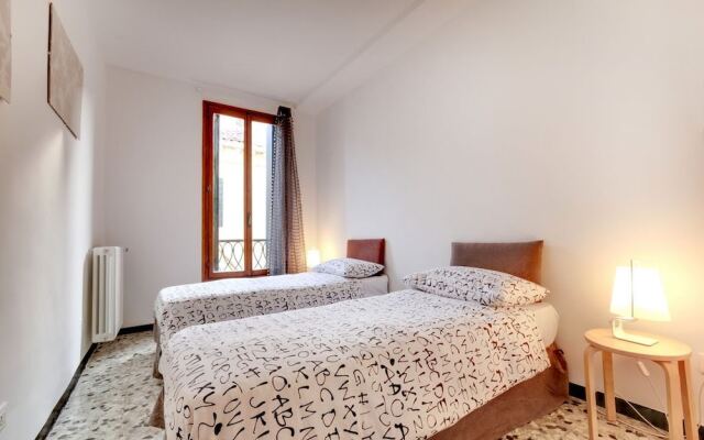 Апартаменты Ca' Silvia Saint Mark Square Apartment вид на фасад