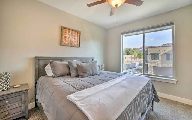 Luxury Moab Vacation Rental w/ Pool Access!