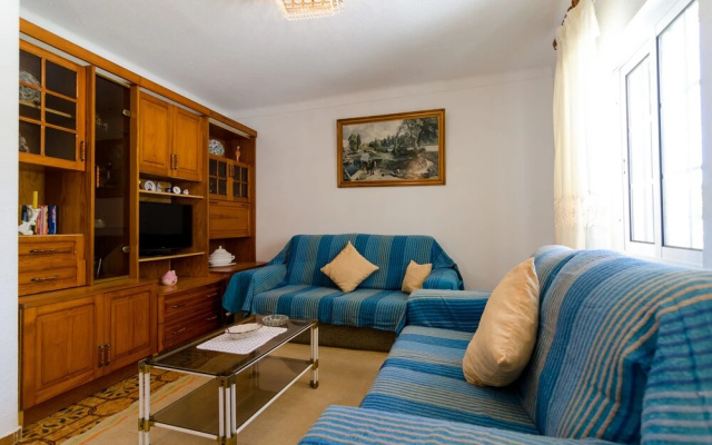 Charming 3BR Villa With Pool in Armação de Pêra