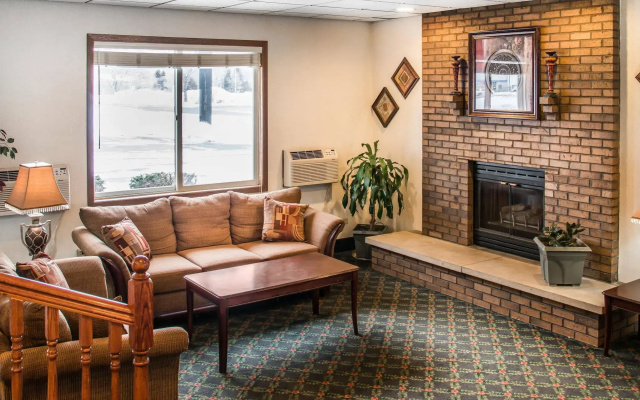 Hudson Inn & Suites