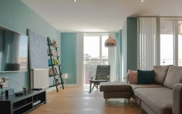 Beautiful 2 Bedroom Flat Overlooking Regents Canal