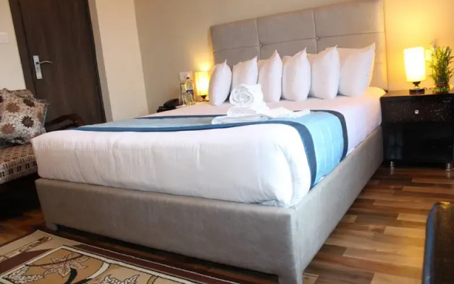Pacific Inn Sec 45