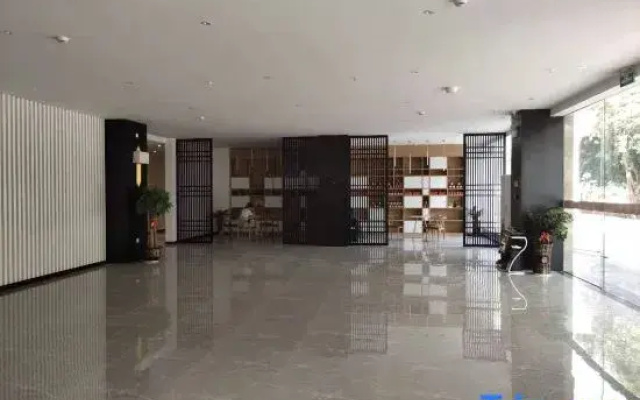 Huashan Hotel (Government compound)