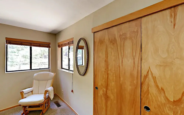 4BR 3BA Tahoe Donner House by RedAwning