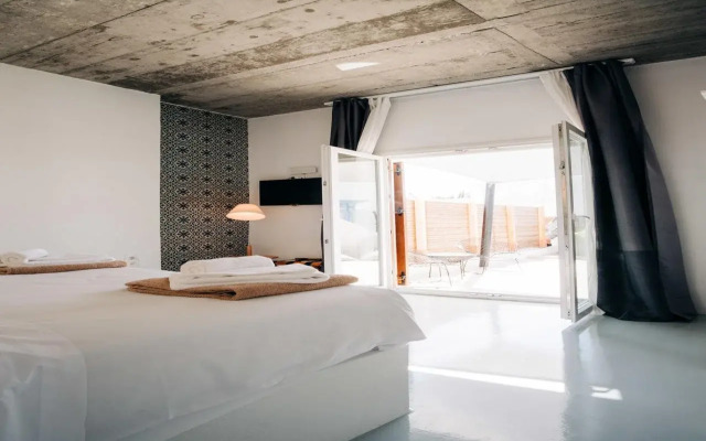 Mesanto Luxury Suites