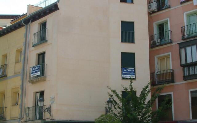 Отель Apartamentos Cruz вид на фасад