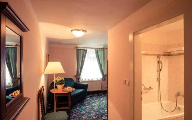 LH Hotel Gold
