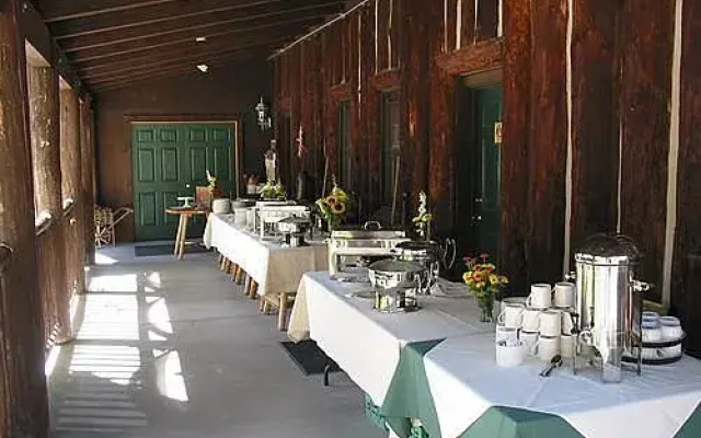 Knickerbocker Mansion Country Inn