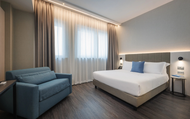 Отель IH Hotels Milano Centrale