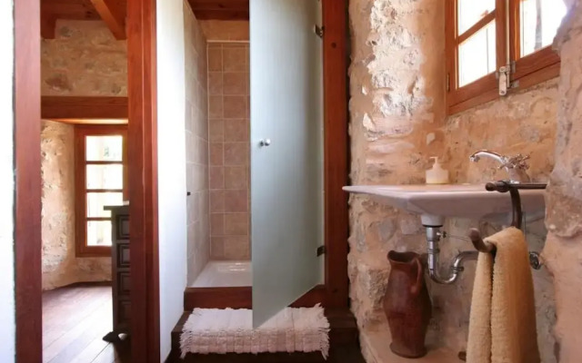 Villa - 4 Bedrooms with Pool and WiFi - 103179