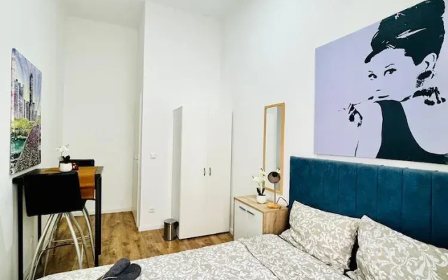 5BR Apartment Near Matzleinsdorfer