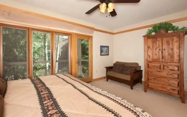 Ski In 2 Bedroom at Chateaux Dumont Keystone