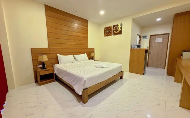 Baan Phu Chalong Place