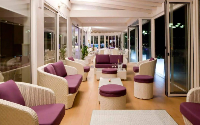 Lux Hotel