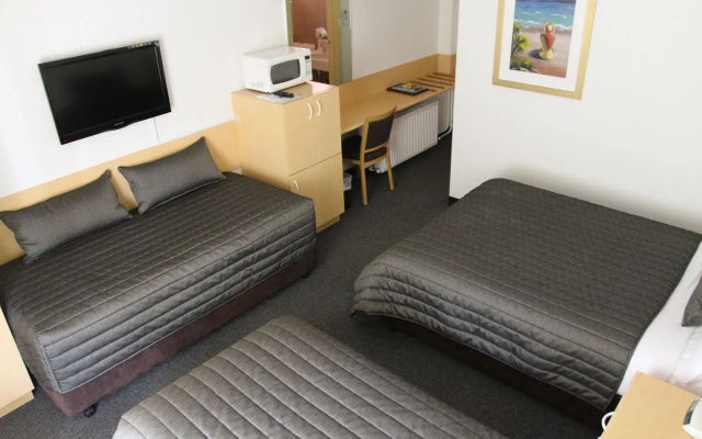 Mid City Motor Inn